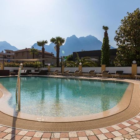 New Garden Hotel Torbole Sul Garda ภายนอก รูปภาพ
