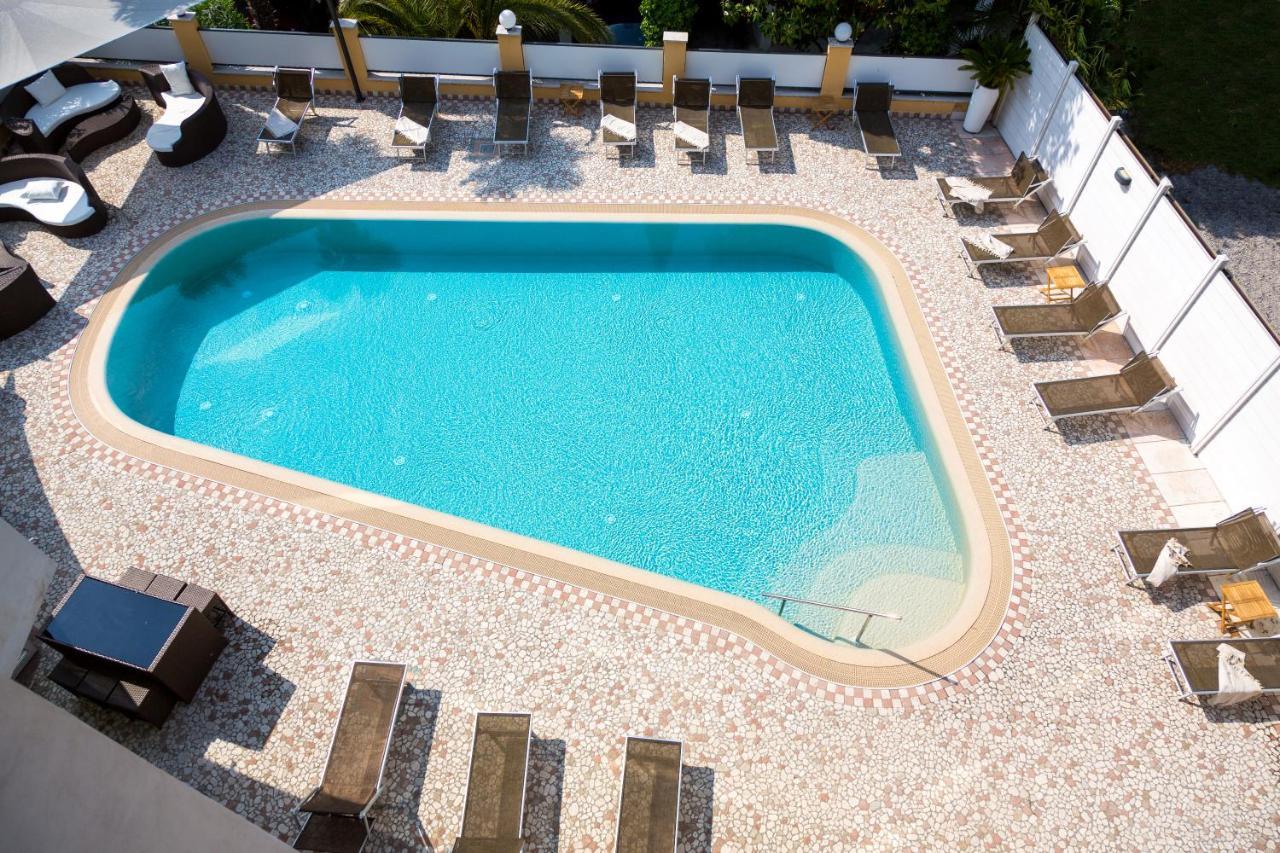 New Garden Hotel Torbole Sul Garda ภายนอก รูปภาพ