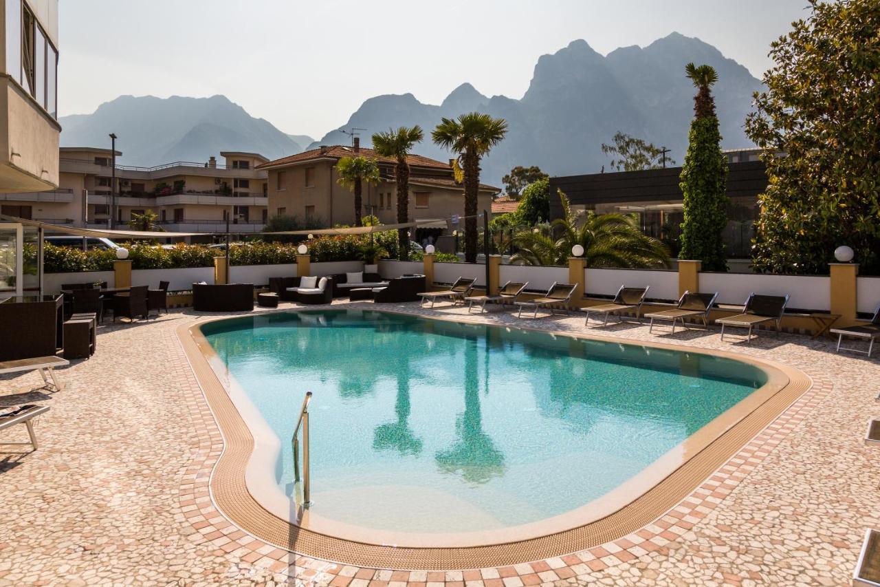 New Garden Hotel Torbole Sul Garda ภายนอก รูปภาพ