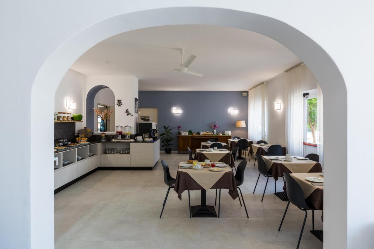 New Garden Hotel Torbole Sul Garda ภายนอก รูปภาพ